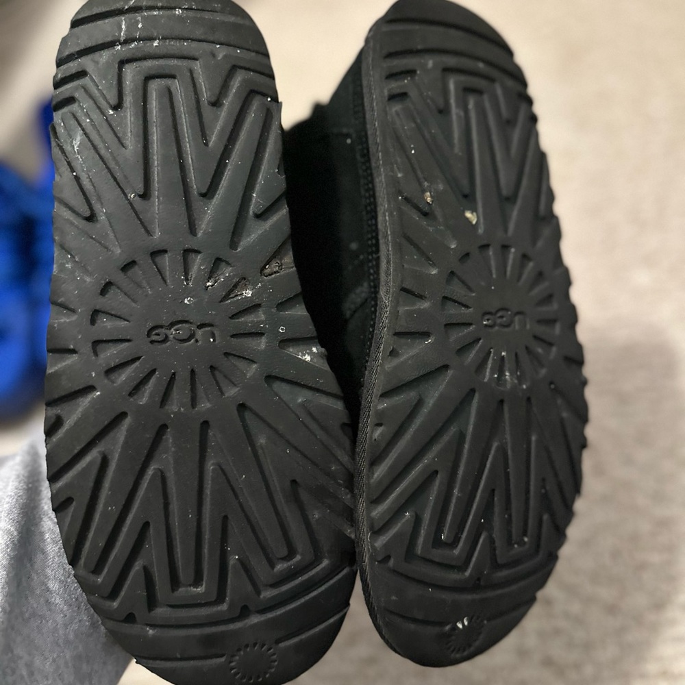 Good Condition Ugg Short Booties - image 5